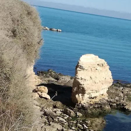 Mediterranea With Private Parking Couette-café 4*