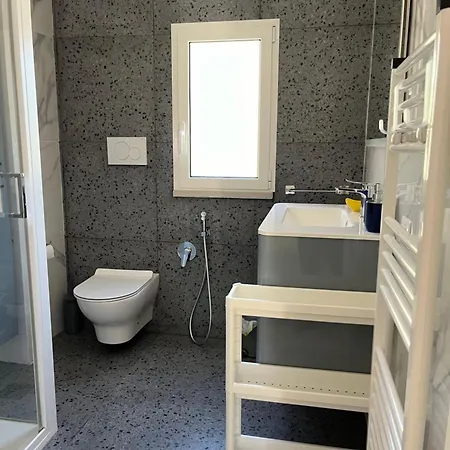 Mediterranea With Private Parking Couette-café 4*