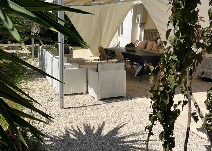 Panzió Mediterranea With Private Parking