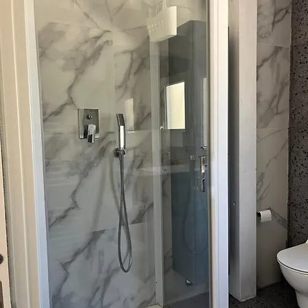 Mediterranea With Private Parking تراني