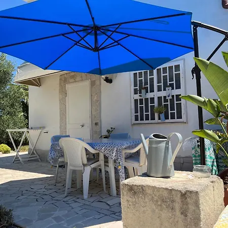 Mediterranea With Private Parking Bed & Breakfast 4*