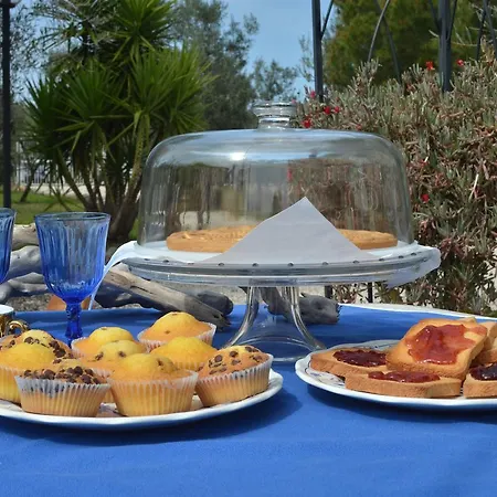 Mediterranea With Private Parking Bed & Breakfast Trani