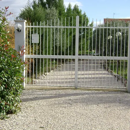 فندق مبيت وإفطار Mediterranea With Private Parking تراني