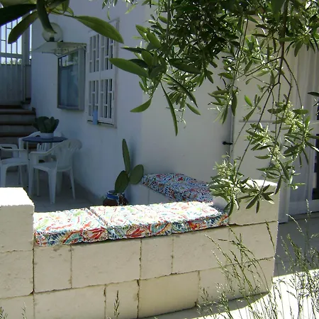 Mediterranea With Private Parking فندق مبيت وإفطار تراني