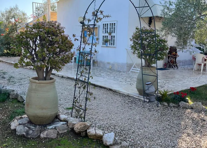 Bed & Breakfast Mediterranea With Private Parking Trani